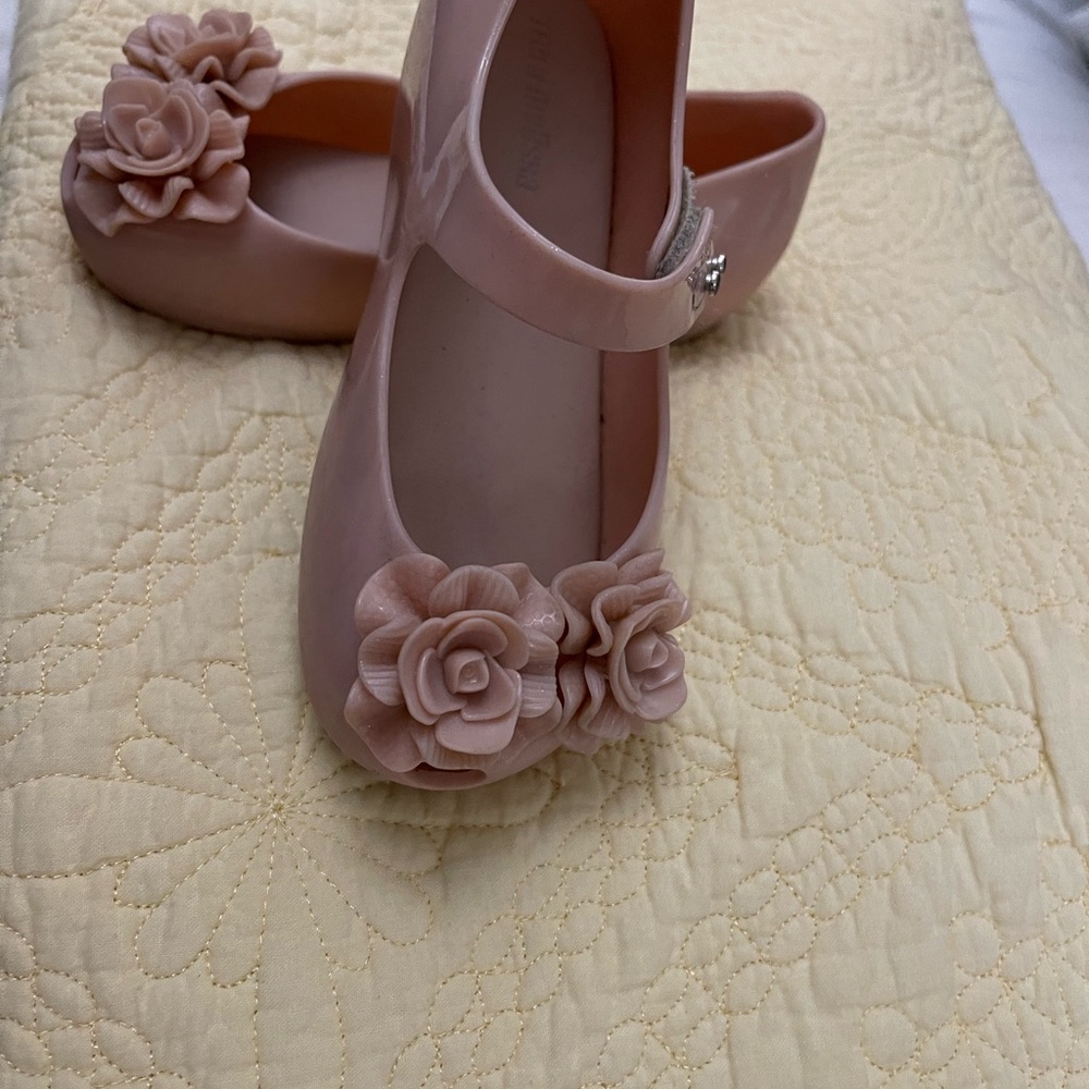 Pink Mary Jane Shoes with Floral Design - Picture 2 of 3